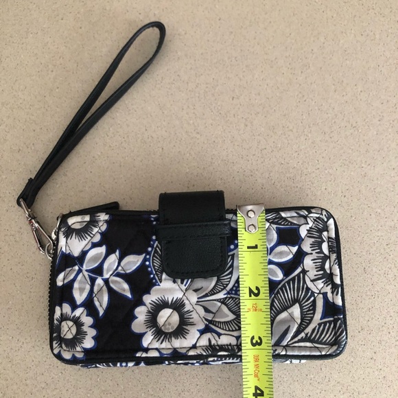🖤Vera Bradley Wristlet Wallet 🖤 - Picture 13 of 13